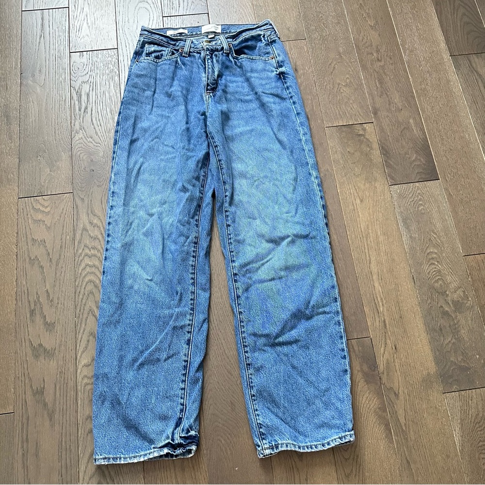 Universal 90s Baggy Blue Denim Jeans size 4R